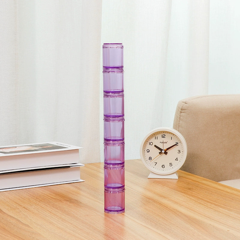 Portable 7-day combination pill box, detachable small pill box