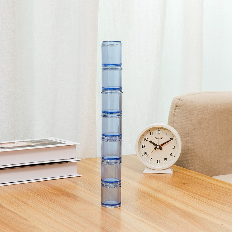 Portable 7-day combination pill box, detachable small pill box