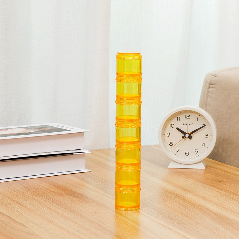 Portable 7-day combination pill box, detachable small pill box