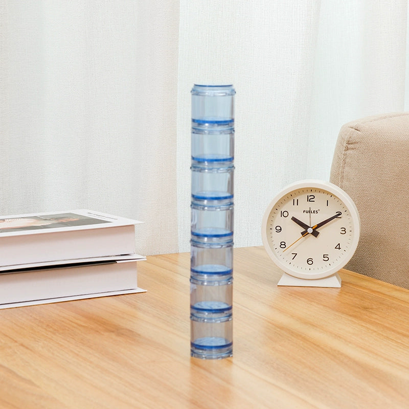 Portable 7-day combination pill box, detachable small pill box