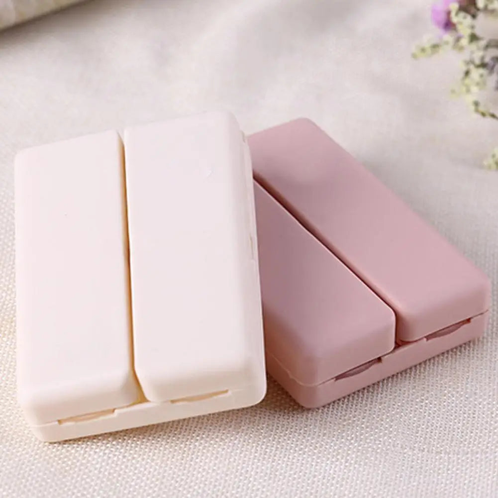Foldable pill storage box, magnetic lid, 7-day pill box Daily pill case