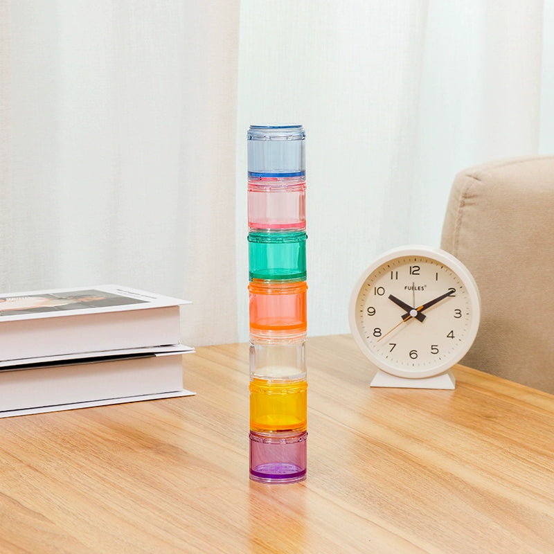Portable 7-day combination pill box, detachable small pill box