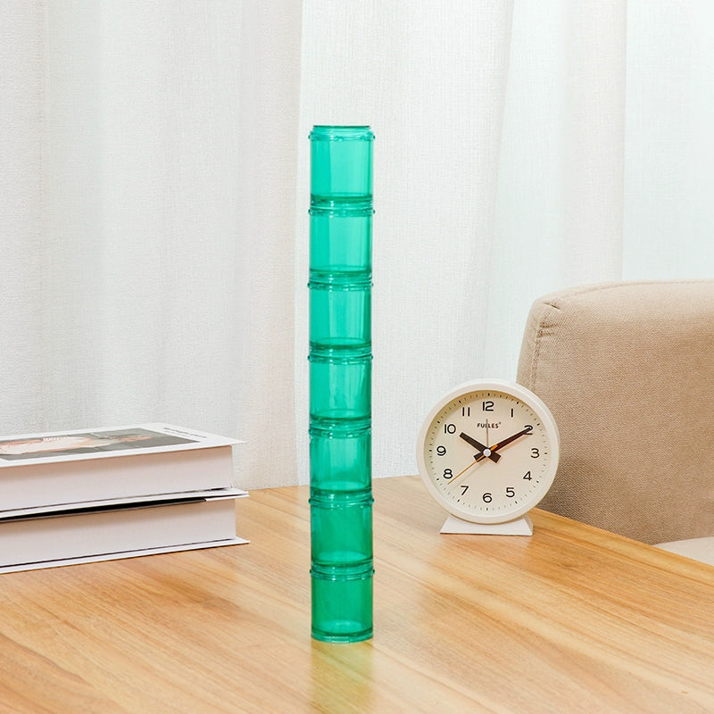 Portable 7-day combination pill box, detachable small pill box