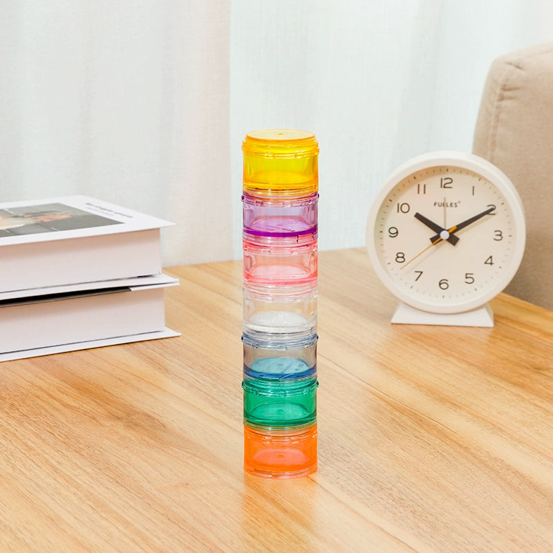 Portable 7-day combination pill box, detachable small pill box