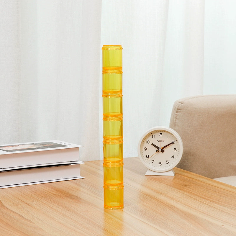 Portable 7-day combination pill box, detachable small pill box