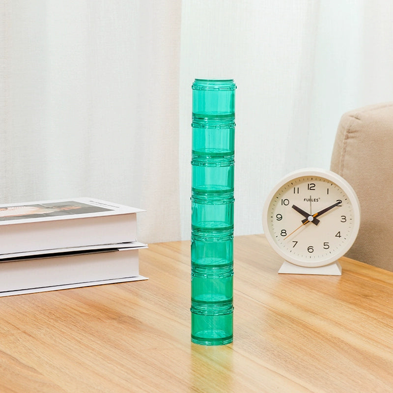 Portable 7-day combination pill box, detachable small pill box
